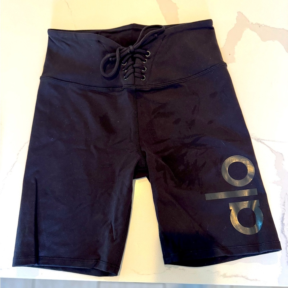ALO bike shorts with drawstring waist, size Medium